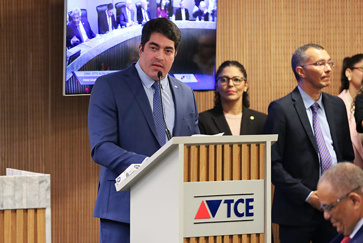 Imagem de Otto Filho promete atuação democrática e foco em transparência durante posse no TCE-BA