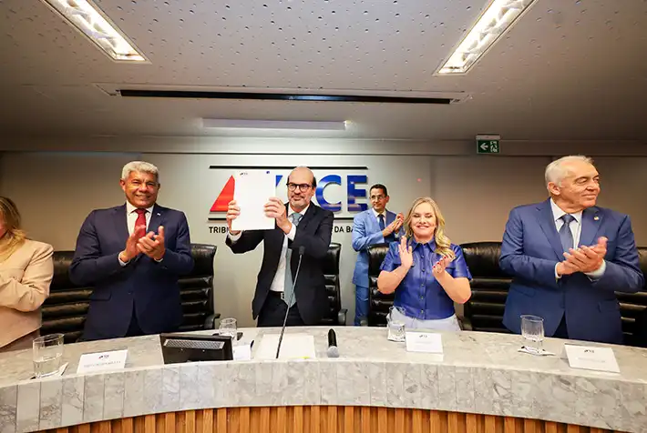 Imagem de Nova Mesa Diretora do TCE-BA toma posse em Salvador