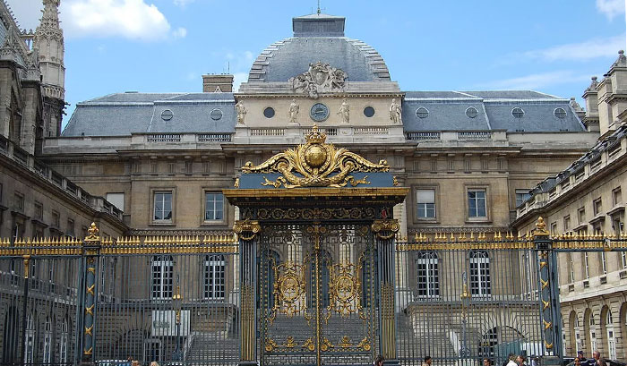 Imagem de Justiça francesa condena dez pessoas por assédio virtual contra Brigitte Macron